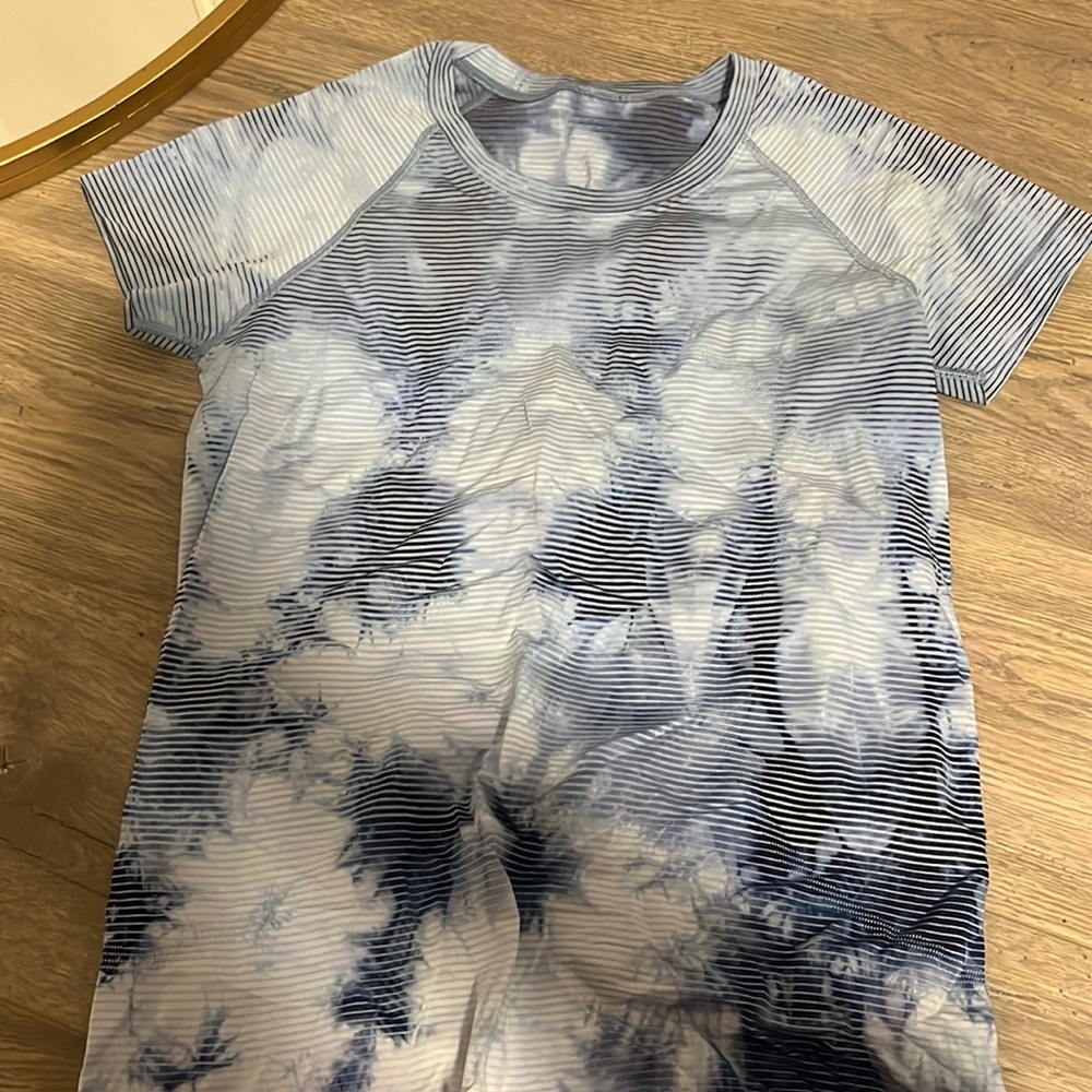 Lululemon swiftly tech 💙🤍💙